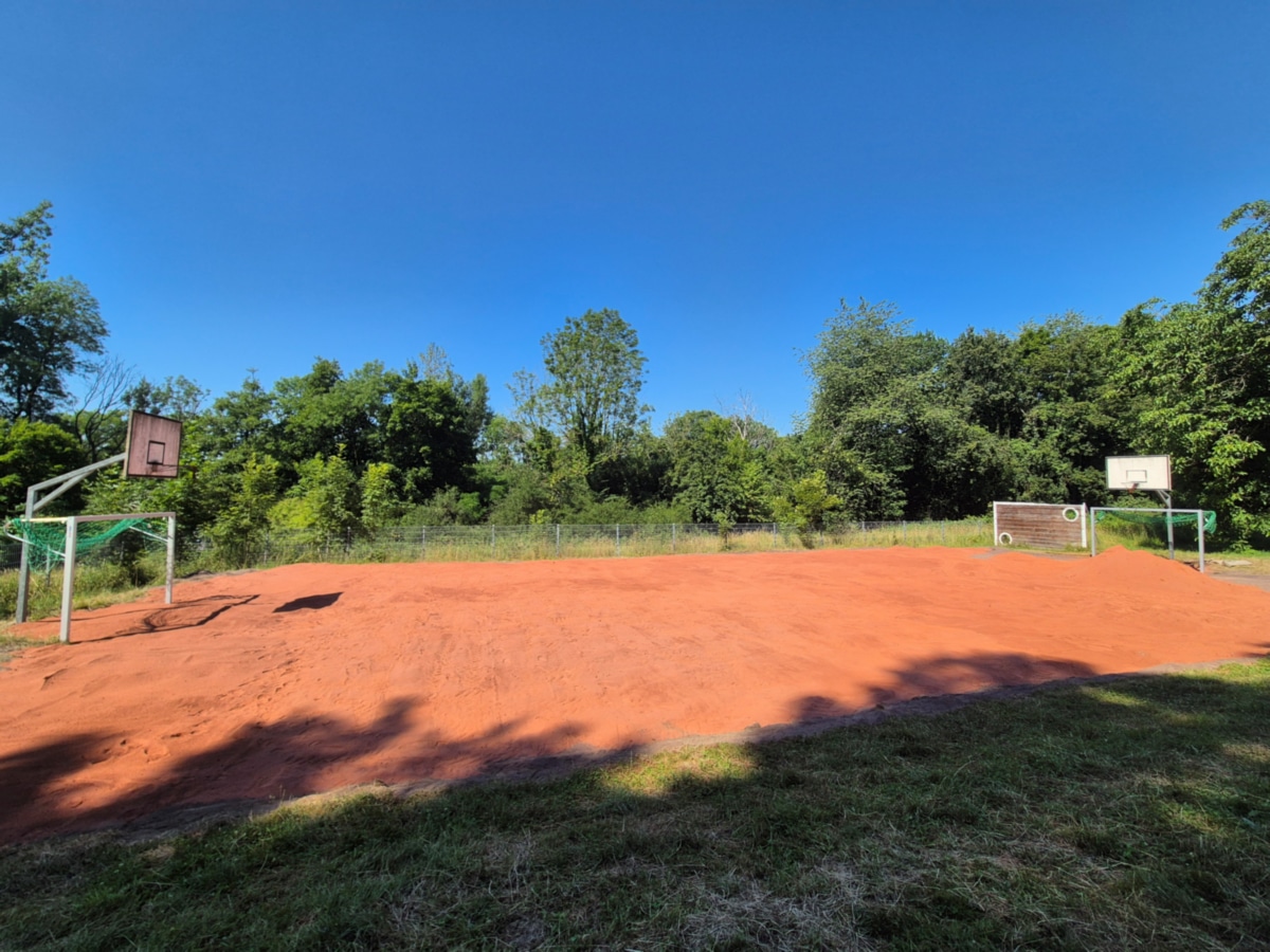 files/publisher/Fotos_Gelaende/gelaende_h.jpg files/publisher/Fotos_Gelaende/gelaende_h.jpg